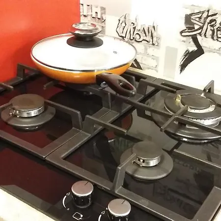 Small And Cozy Апартаменти