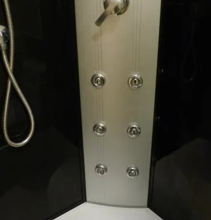 Апартаменти Small And Cozy *